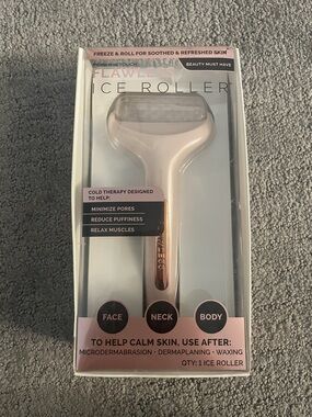 Finishing Touch Flawless Ice Roller